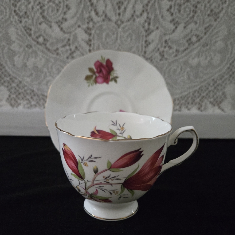 Elizabethan Floral Teacup & Saucer Bone China England